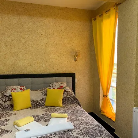 Gratia Luxury Apartament Nord アパート ナボダリ